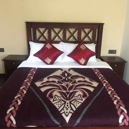 Suriya Guest Hotel Nuwara Eliya Exterior photo