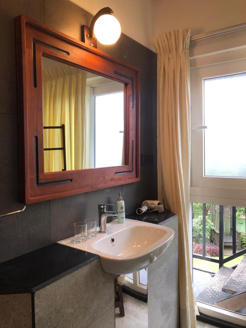 Suriya Guest Hotel Nuwara Eliya Exterior photo